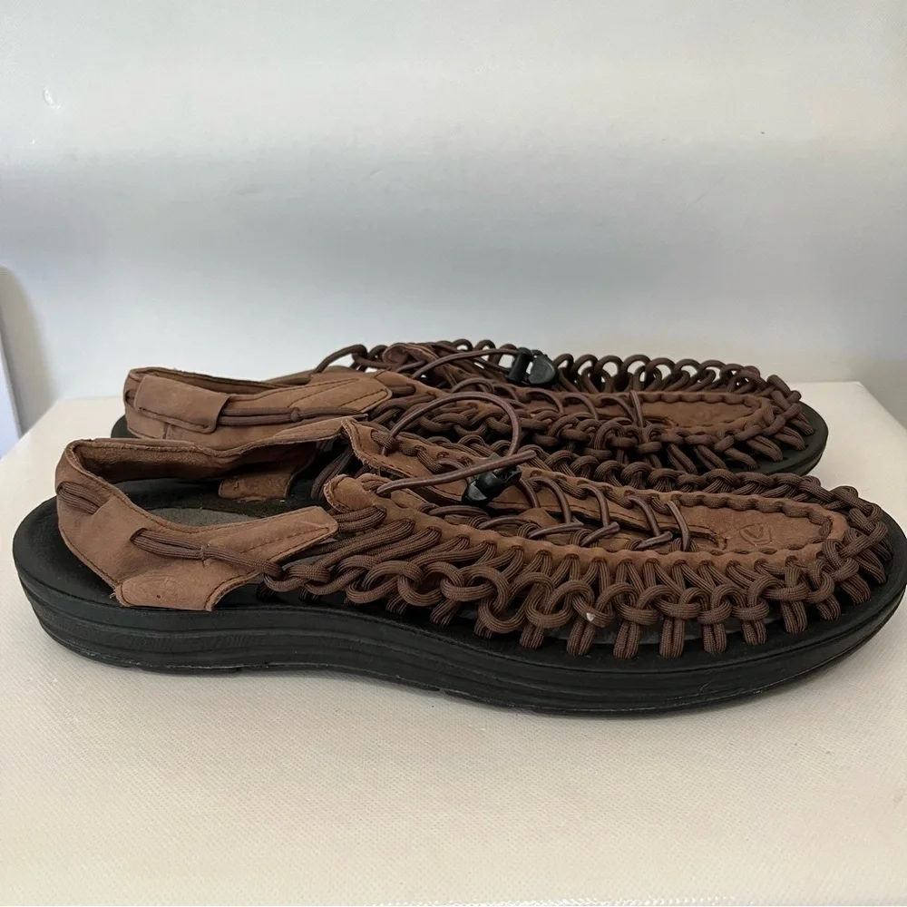 Keen Men’s UNEEK Brown Sandals